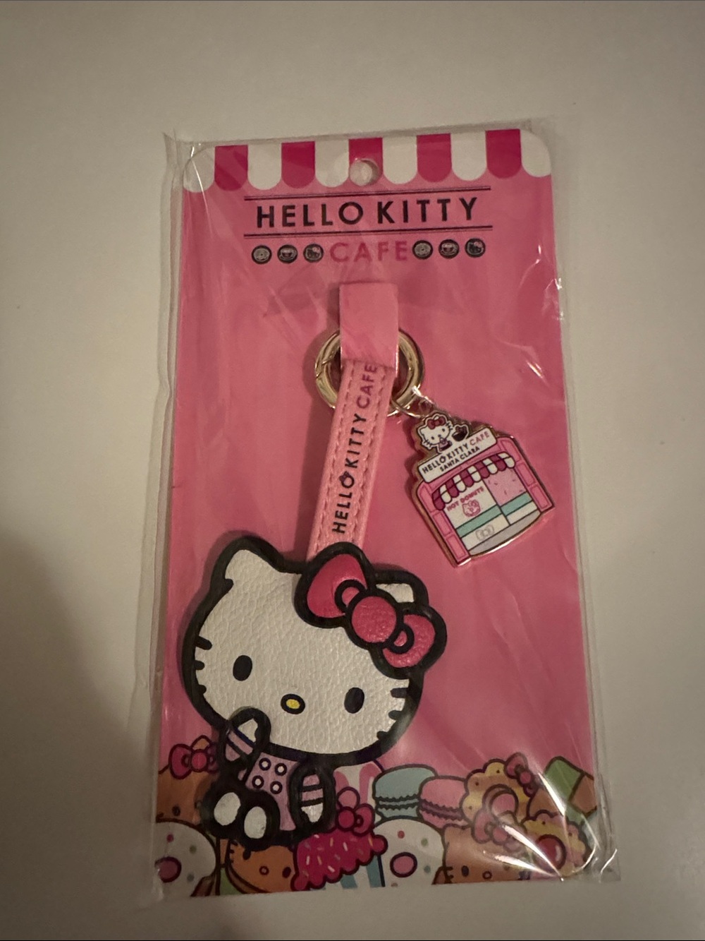 Hello Kitty Pink Cafe Keychain - Picture 1 of 4